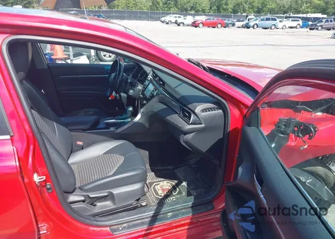 2020 Toyota Camry Se z USA, uszkodzony, nr VIN 4T1G11AK1LU340123